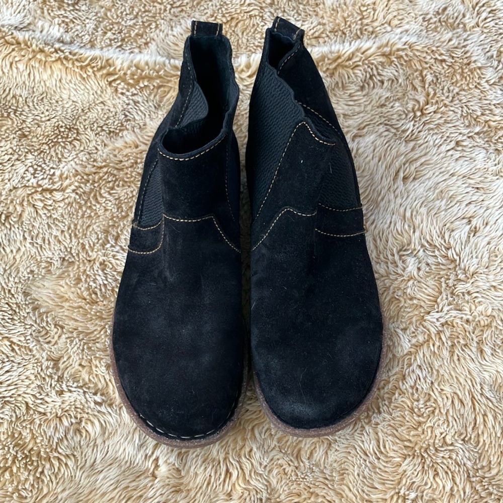 Black Born boots. Size 8 1/2.